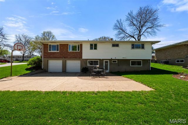 10131 Glenfield Terrace, St Louis, MO 63126