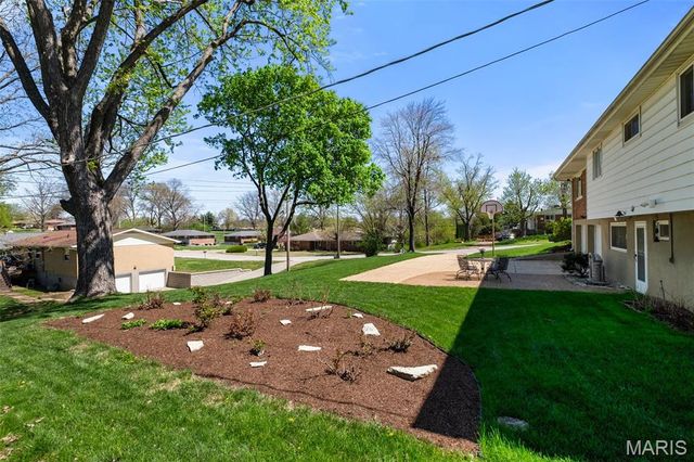 10131 Glenfield Terrace, St Louis, MO 63126