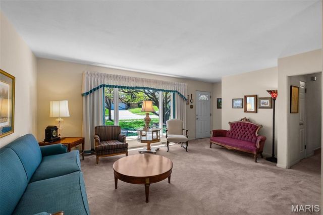 10131 Glenfield Terrace, St Louis, MO 63126