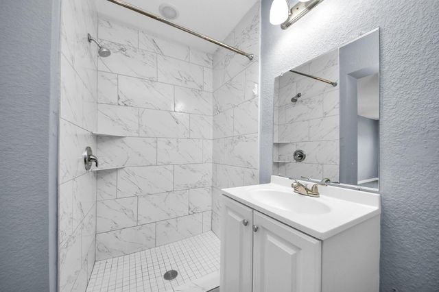 2102 Dewberry Lane, Pasadena, TX 77502