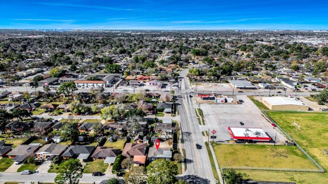 2102 Dewberry Lane, Pasadena, TX 77502