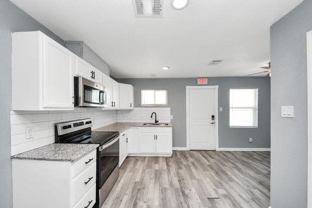 2102 Dewberry Lane, Pasadena, TX 77502