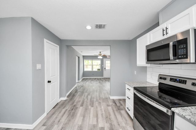 2102 Dewberry Lane, Pasadena, TX 77502