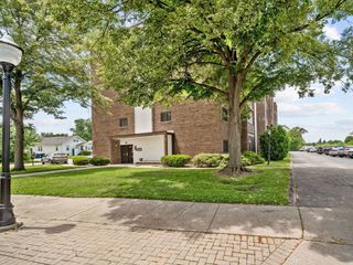 4 Mason Street 106, Bensenville, IL 60106
