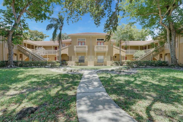 4855 Via Palm Lakes 902, West Palm Beach, FL 33417