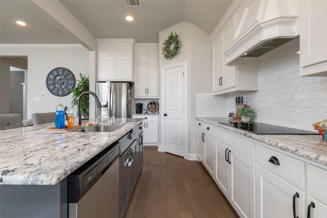 4045 Grove Valley Road, Midlothian, TX 76065