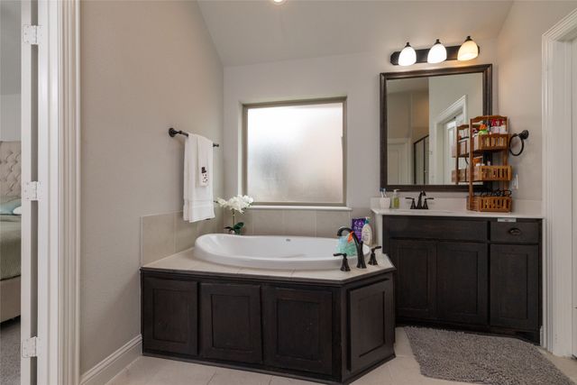 4045 Grove Valley Road, Midlothian, TX 76065