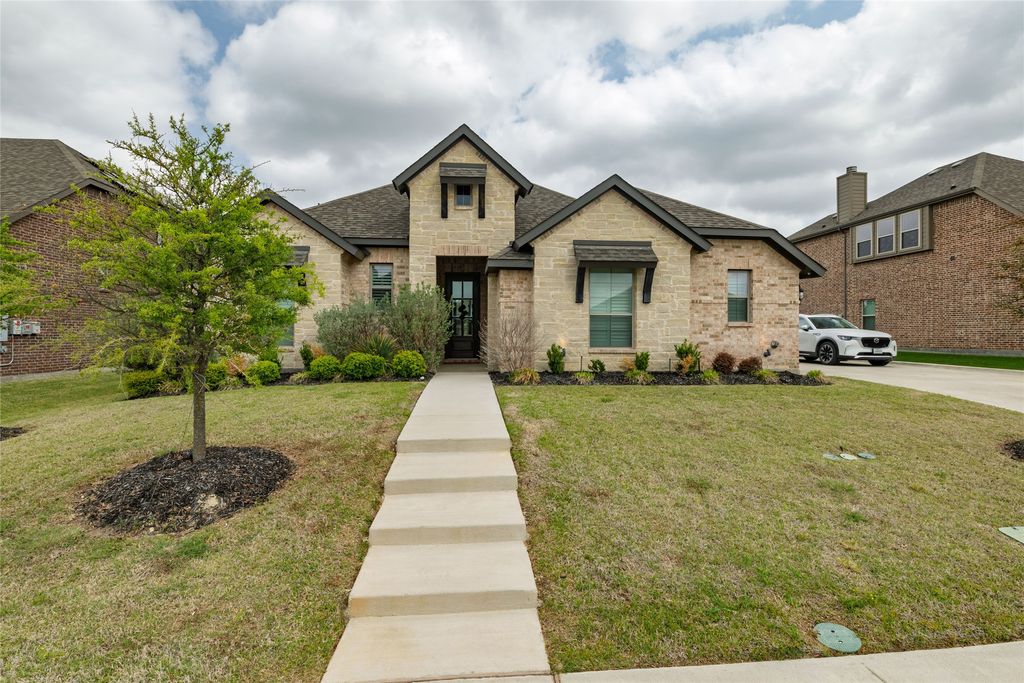 4045 Grove Valley Road, Midlothian, TX 76065