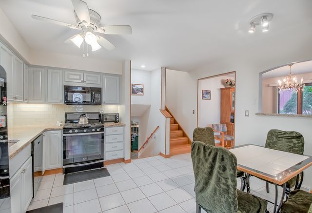 332 N West Avenue, Elmhurst, IL 60126