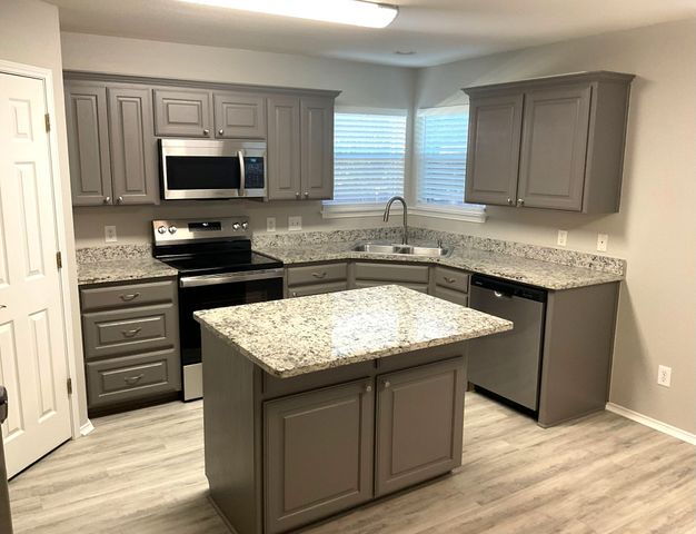 708 Ridgehill Drive, Burleson, TX 76028