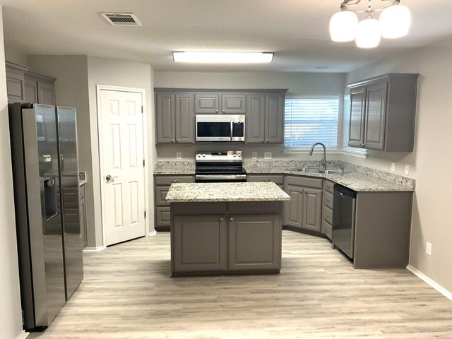 708 Ridgehill Drive, Burleson, TX 76028