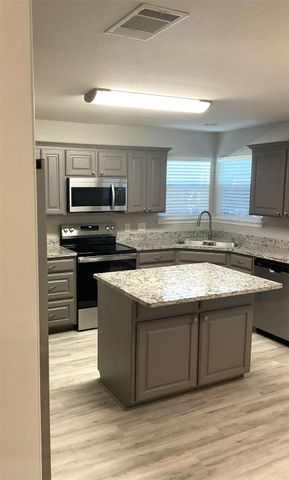 708 Ridgehill Drive, Burleson, TX 76028