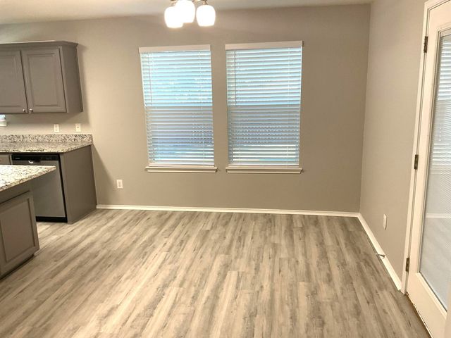 708 Ridgehill Drive, Burleson, TX 76028