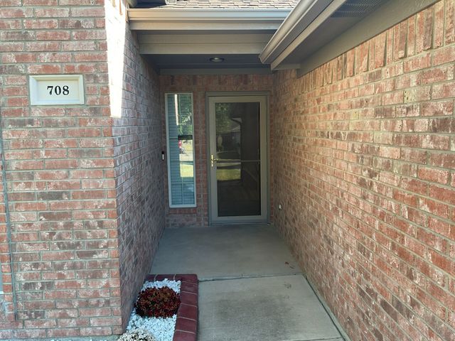 708 Ridgehill Drive, Burleson, TX 76028