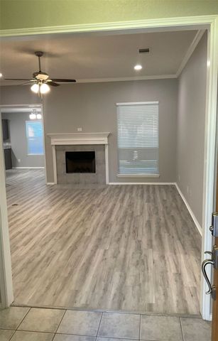 708 Ridgehill Drive, Burleson, TX 76028