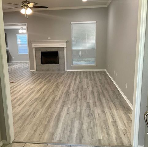 708 Ridgehill Drive, Burleson, TX 76028