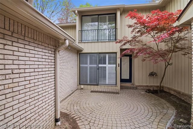 1234 S Timberview Trail, Bloomfield Hills, MI 48304