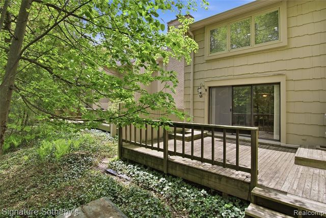 1234 S Timberview Trail, Bloomfield Hills, MI 48304