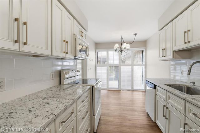 1234 S Timberview Trail, Bloomfield Hills, MI 48304