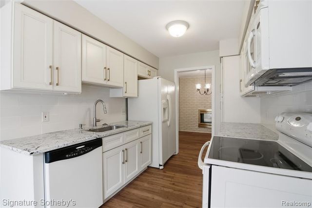 1234 S Timberview Trail, Bloomfield Hills, MI 48304