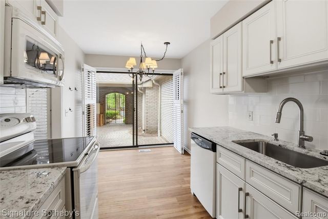 1234 S Timberview Trail, Bloomfield Hills, MI 48304