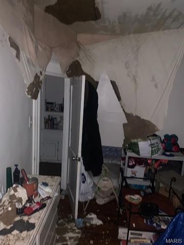 4582 Clarence Avenue, St Louis, MO 63115