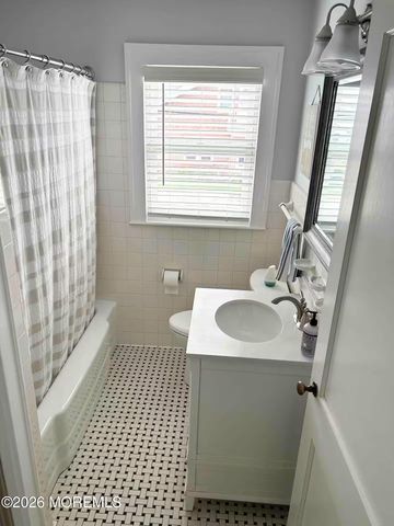 16 N Bayview Avenue, Seaside Park, NJ 08752