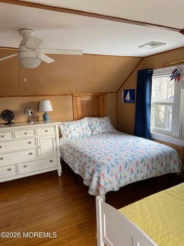 16 N Bayview Avenue, Seaside Park, NJ 08752