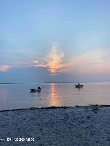 16 N Bayview Avenue, Seaside Park, NJ 08752