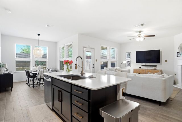 10512 Fountain Gate Street, Aubrey, TX 76227