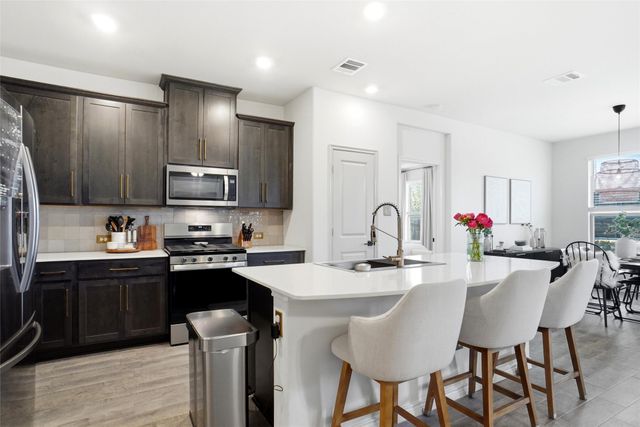 10512 Fountain Gate Street, Aubrey, TX 76227