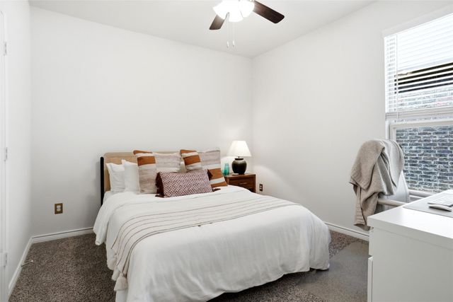 10512 Fountain Gate Street, Aubrey, TX 76227