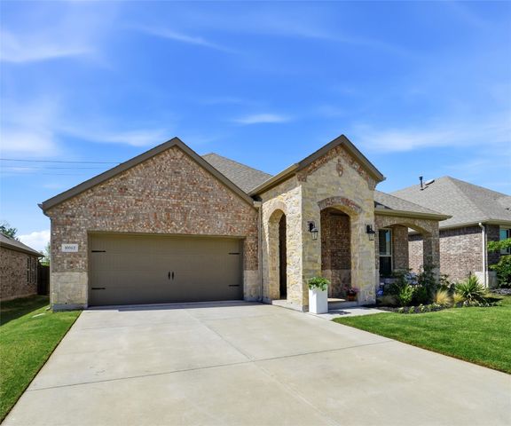 10512 Fountain Gate Street, Aubrey, TX 76227
