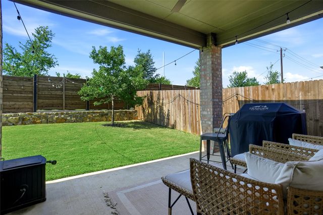 10512 Fountain Gate Street, Aubrey, TX 76227