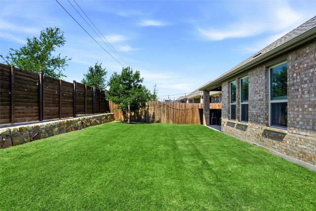 10512 Fountain Gate Street, Aubrey, TX 76227