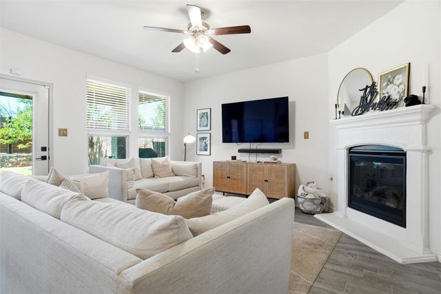 10512 Fountain Gate Street, Aubrey, TX 76227