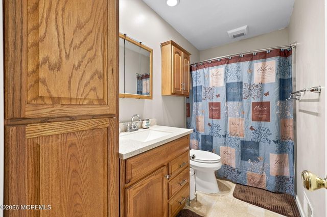 1 Kings Court, Jackson, NJ 08527