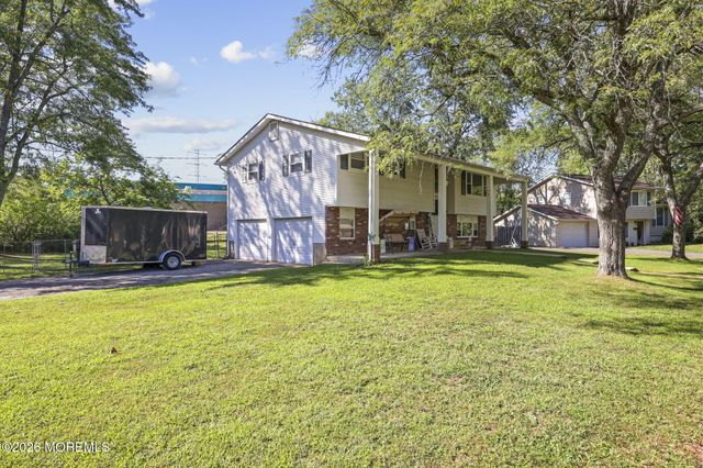 1 Kings Court, Jackson, NJ 08527