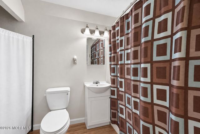 1 Kings Court, Jackson, NJ 08527
