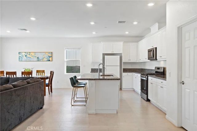 8044 Country Mile Lane, Riverside, CA 92507