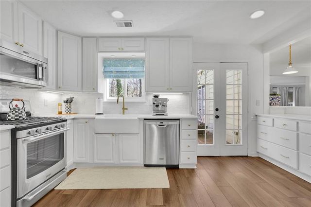 675 Barrington Way, Roswell, GA 30076