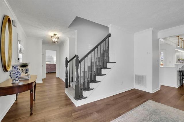 675 Barrington Way, Roswell, GA 30076