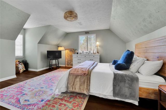 675 Barrington Way, Roswell, GA 30076