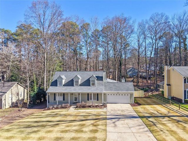675 Barrington Way, Roswell, GA 30076