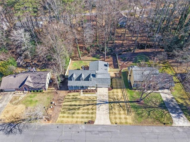 675 Barrington Way, Roswell, GA 30076