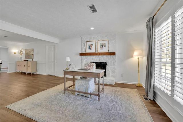 675 Barrington Way, Roswell, GA 30076