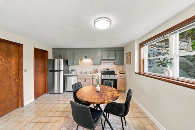 39 Mountain St 39, Woburn, MA 01801