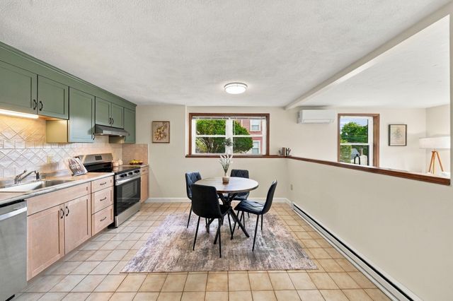 39 Mountain St 39, Woburn, MA 01801