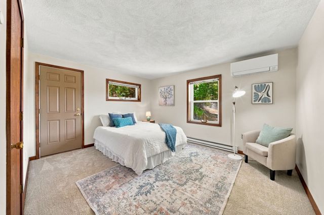 39 Mountain St 39, Woburn, MA 01801