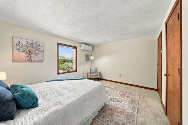 39 Mountain St 39, Woburn, MA 01801